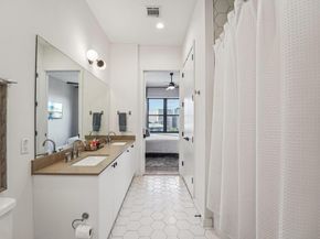 800 Embassy DR 429, Austin TX 78702