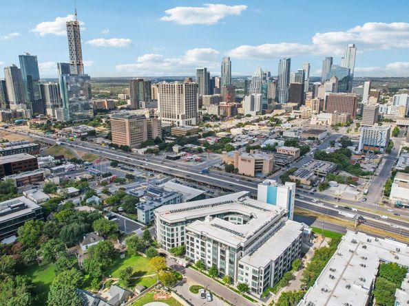 800 Embassy DR 429, Austin TX 78702