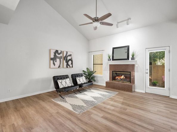 12212 Brigadoon LN 117, Austin TX 78727