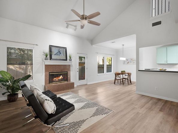 12212 Brigadoon LN 117, Austin TX 78727