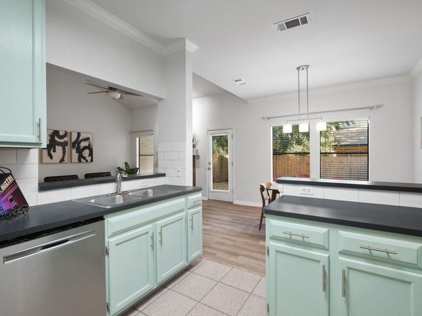 12212 Brigadoon LN 117, Austin TX 78727