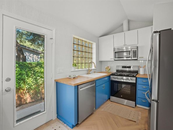 1608 Morgan LN, Austin TX 78704