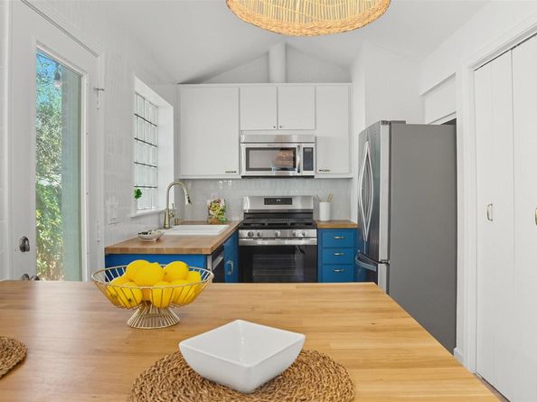 1608 Morgan LN, Austin TX 78704