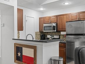 3601 Menchaca RD 215, Austin TX 78704