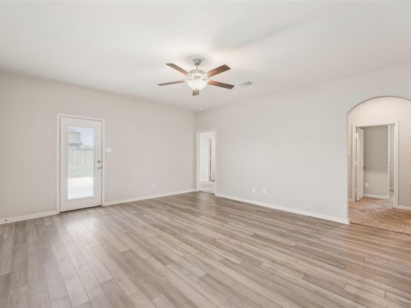 320 Freedom Park Ave, Liberty Hill TX 78642