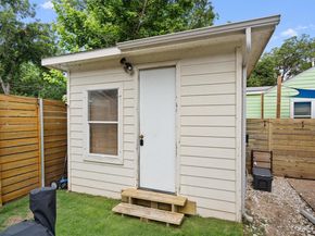 2609 Willow ST 1, Austin TX 78702