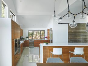 4713 Via Media, Austin TX 78746