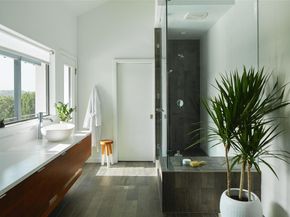 4713 Via Media, Austin TX 78746