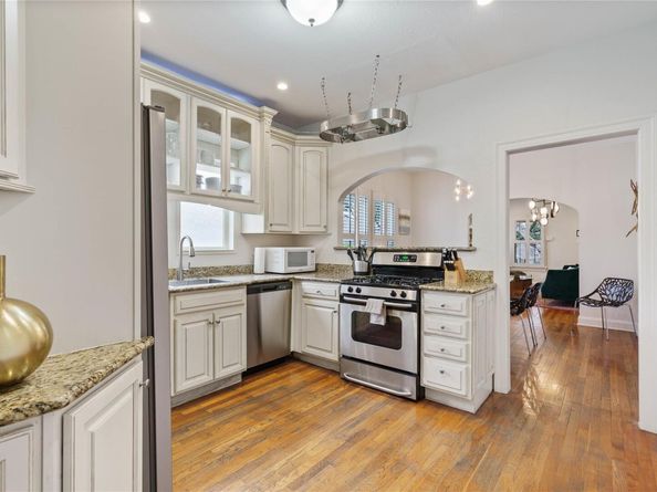 2106 Kenwood Ave, Austin TX 78704