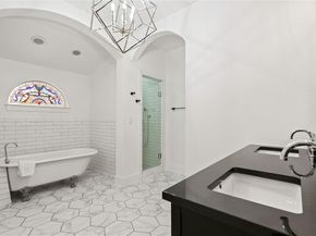 2106 Kenwood Ave, Austin TX 78704