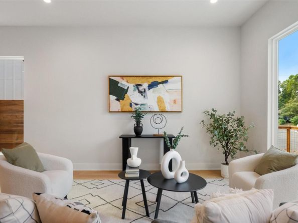 2001 Rountree DR 1, Austin TX 78722