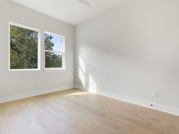 2001 Rountree DR 1, Austin TX 78722