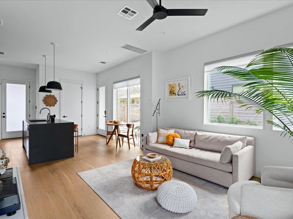 3204 Garden Villa LN 2, Austin TX 78704