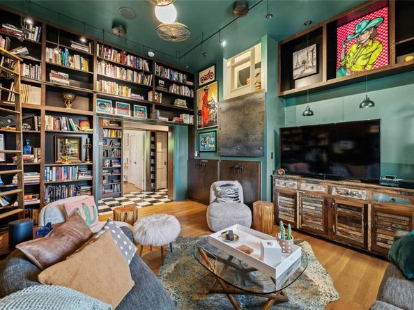 2409 East Side DR, Austin TX 78704