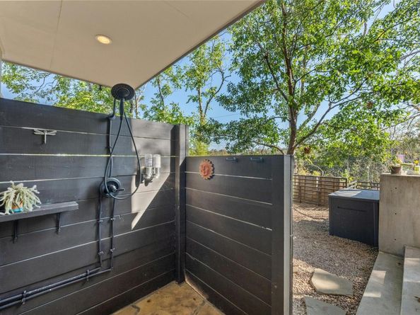2409 East Side DR, Austin TX 78704