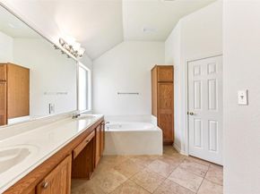 4306 S Summercrest LOOP, Round Rock TX 78681
