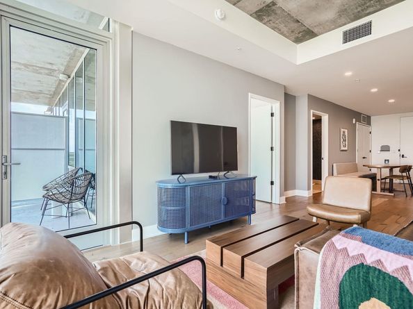 48 East Ave 1707, Austin TX 78701