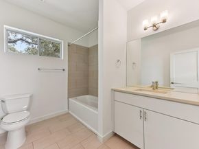 133 Crest View DR, Lakeway TX 78734