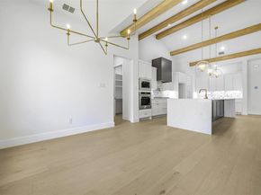609 Cowal DR S, Briarcliff TX 78669