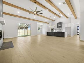 609 Cowal DR S, Briarcliff TX 78669