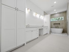 609 Cowal DR S, Briarcliff TX 78669