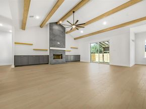 609 Cowal DR S, Briarcliff TX 78669