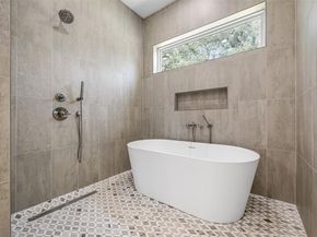609 Cowal DR S, Briarcliff TX 78669