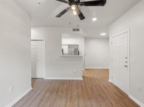 2320 Gracy Farms LN 323, Austin TX 78758