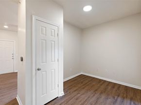 2320 Gracy Farms LN 323, Austin TX 78758