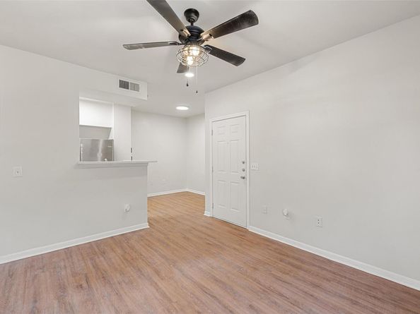2320 Gracy Farms LN 323, Austin TX 78758