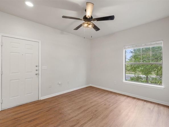 2320 Gracy Farms LN 323, Austin TX 78758