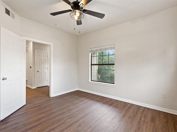 2320 Gracy Farms LN 323, Austin TX 78758