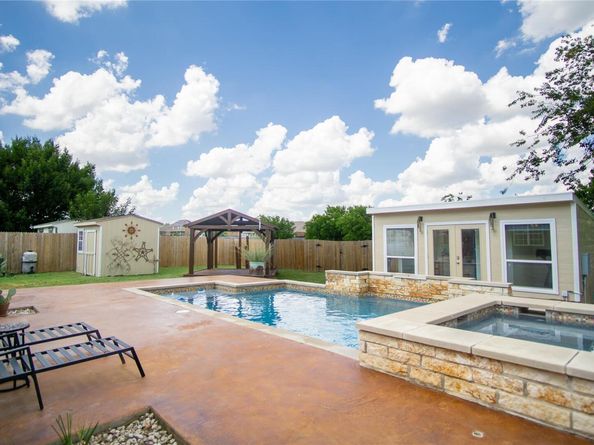 1112 Statler Bend DR, Pflugerville TX 78660