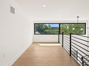 1005 W Johanna ST W, Austin TX 78704