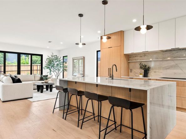 1005 W Johanna ST W, Austin TX 78704