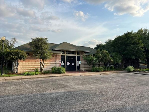 1728 Dapplegrey LN, Austin TX 78727