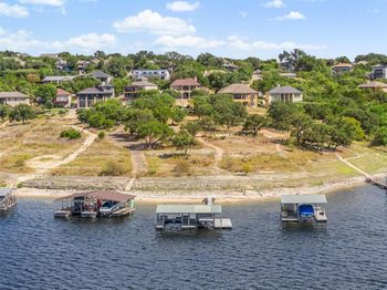316 Lakefront DR
