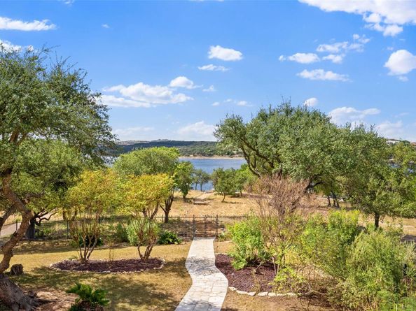 316 Lakefront DR, Point Venture TX 78645