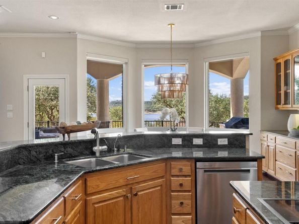 316 Lakefront DR, Point Venture TX 78645