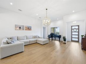 321 Sweet Grass LN, Lakeway TX 78738