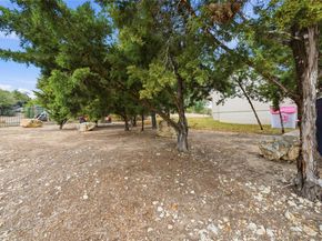 321 Sweet Grass LN, Lakeway TX 78738