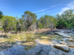 321 Sweet Grass LN, Lakeway TX 78738