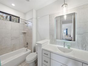 321 Sweet Grass LN, Lakeway TX 78738