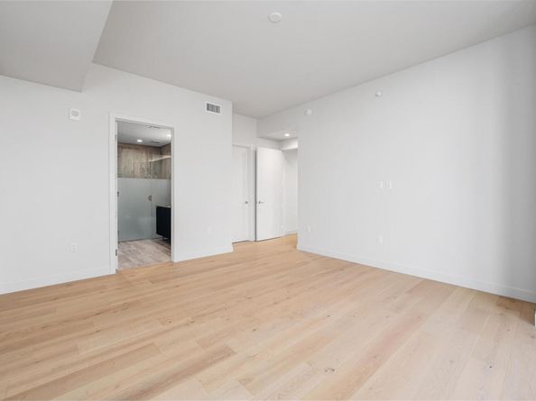 44 East Ave 3203, Austin TX 78701