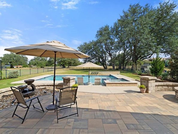 112 Charmstone LN, Georgetown TX 78628