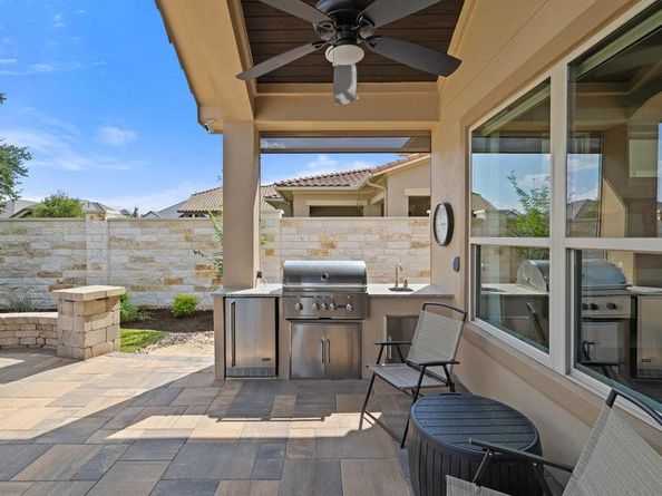 112 Charmstone LN, Georgetown TX 78628