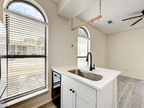 2714 Nueces ST 108, Austin TX 78705