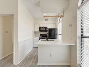 2714 Nueces ST 108, Austin TX 78705