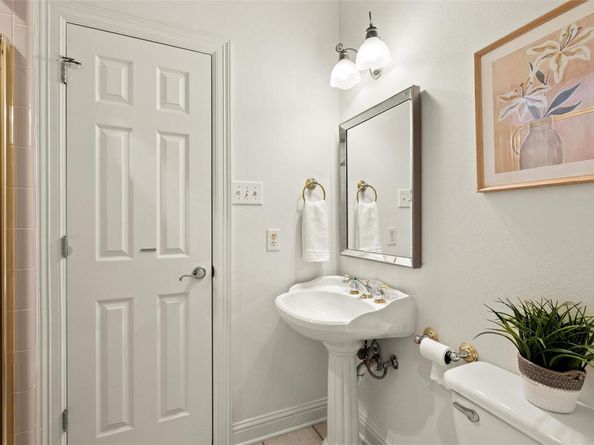 3805 Tonkawa TRL A2, Austin TX 78756