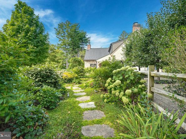 7043 Phillips Mill Road, New Hope PA 18938